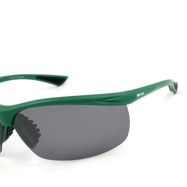 These Kodak men's sunglasses combine a sporty and modern design with vibrant details that make them stand out.

 Shape and design:
 - Kodak rectangular half-frame sunglasses.

 Frame Material:
 - Made of TR90 Nylon, an ultra-light, flexible and resistant material, these sunglasses guarantee comfort all day long.

 Sideburns:
 - The temples are also made of TR90, matching the frame material.

 Brand details:
 - Kodak branding on temples.

 Glasses:
 - Polarized: Yes.
 - Progression: Not allowed.
 - Graduation: Not allowed.
 - 100% UV400 protection.

 The color of the sunglasses lenses may vary slightly from the images due to lighting effects or adjustments in the material finish, but they will always retain their style and quality!
 Measures: Lens height: 42 mm. Lens width: 78 mm. Bridge: 8 mm. Temples: 125 mm.
 Composition: Nylon TR90
 Care:
Use a microfiber cloth to clean the lenses and avoid scratches.