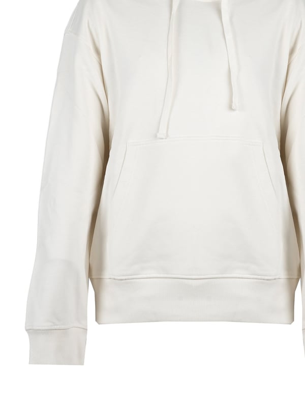 La sudadera con capucha es la elección perfecta para aquellos que valoran la comodidad y el estilo, y su diseño universal hace que sea adecuada tanto para estilizaciones deportivas como cotidianas.

Un gran estampado en la espalda llama la atención y le da a la sudadera un carácter único, permitiendo expresar la individualidad y destacarse en la multitud.

Los puños elásticos en las mangas ofrecen no solo comodidad al vestir, sino que también protegen del frío, ajustándose perfectamente a las muñecas y manteniendo el calor interior.

Un gran bolsillo en el frente no es solo un elemento práctico que puede albergar todos los detalles necesarios, sino que también le da a la sudadera un estilo casual y relajado, facilitando el acceso rápido a las cosas más importantes, como el teléfono o las llaves.

El 100% algodón garantiza no sólo suavidad y transpirabilidad, sino también durabilidad, lo que permite que la sudadera mantenga sus propiedades incluso después de muchos lavados, asegurando comodidad durante mucho tiempo.