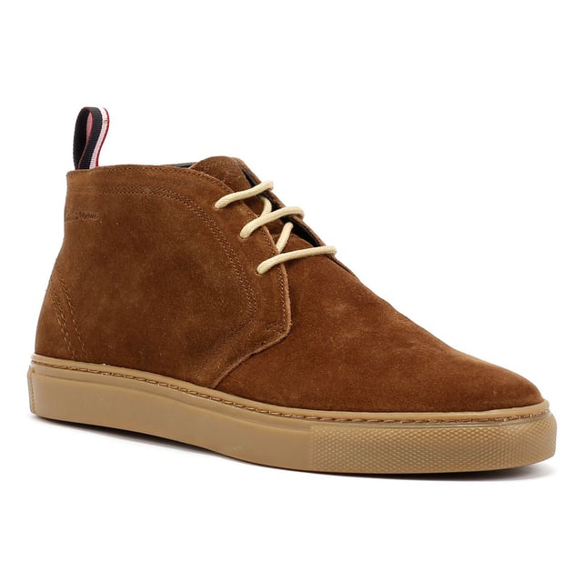 Ben Sherman Parka Herren Wildleder Stiefel In Braun Chukka Stiefel mit einem hochwertigen Wildleder-Obermaterial für einen eleganten, zeitlosen Look. Verfügt über eine strapazierfähige Gummisohle für überragende Traktion und Komfort. Perfekt für lässige und smart-casual Styling.