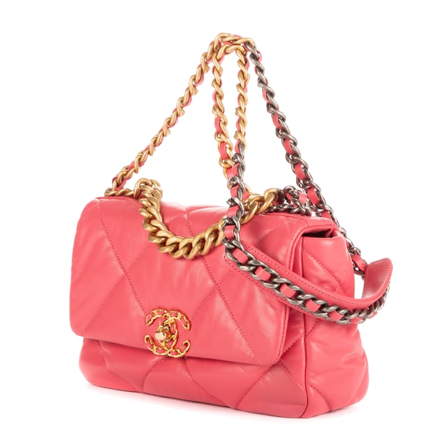 Chanel Bags Classic 19 Flap Small Shoulder Bag in Pink Lambskin Quilted Leather and Gold/Silver hardware. The product is in Excellent Condition (A).
  Dimensions: 25x17x7 cm 
  Accessories Included: Sticker, Card, Dustbag, Box
  Condition Notes: slightly discolored leather on front side bottom right corner
  BrandCo Paris finds rare and top condition items at great deals, they are worth your patience!
  Shop with confidence - All BrandCo Paris items are carefully selected and authenticated by our team of experts.
  All the items come with an authenticity certificate and packaging delivered by BrandCo Paris.
  Item Condition Grading Table
    N  (Like New)
    AA (Perfect Condition)
    A  (Excellent Condition)
    AB (Very Good Condition)
    B  (Good/Fair)