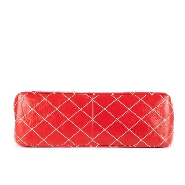 Chanel Bolsas 2.55 Large 227 Reissue Double Flap  Bolso bandolera en Rojo Piel de becerro y Plata hardware. El producto está en en Perfectas Condiciones (AA).
  Dimensiones: 31x20x10 cm 
  Accesorios incluidos: Sticker, Card, Dustbag, Box
    
  BrandCo Paris encuentra artículos raros y en las mejores condiciones a precios increíbles. ¡Vale la pena tener paciencia! Compra con confianza: todos los artículos de BrandCo Paris son seleccionados y autenticados cuidadosamente por nuestro equipo de expertos.
  Todos los artículos vienen con un certificado de autenticidad y un embalaje entregado por BrandCo Paris.
  Tabla de clasificación de la condición del artículo
  N (como nuevo)
  AA (perfecto estado)
  A (excelente estado)
  AB (muy buen estado)
  B (bueno/regular)