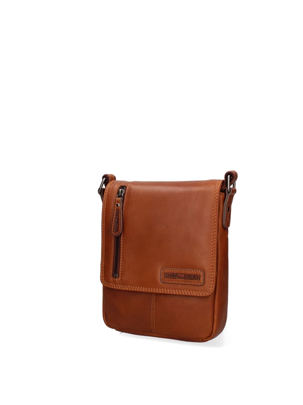 Bolso bandolera para hombre. El cierre es con cremallera. Los bolsillos internos son uno con cremallera y otro abierto. Los bolsillos externos son dos delanteros con cremallera y uno trasero con cremallera. La bandolera es ajustable en piel. Falta el mango. Hay un compartimento interno. El material exterior es auténtica piel de becerro engrasada. Internamente está forrado en tejido 70% algodón - 30% poliéster. Medidas: 26x30x8 cm. Producto de moda
