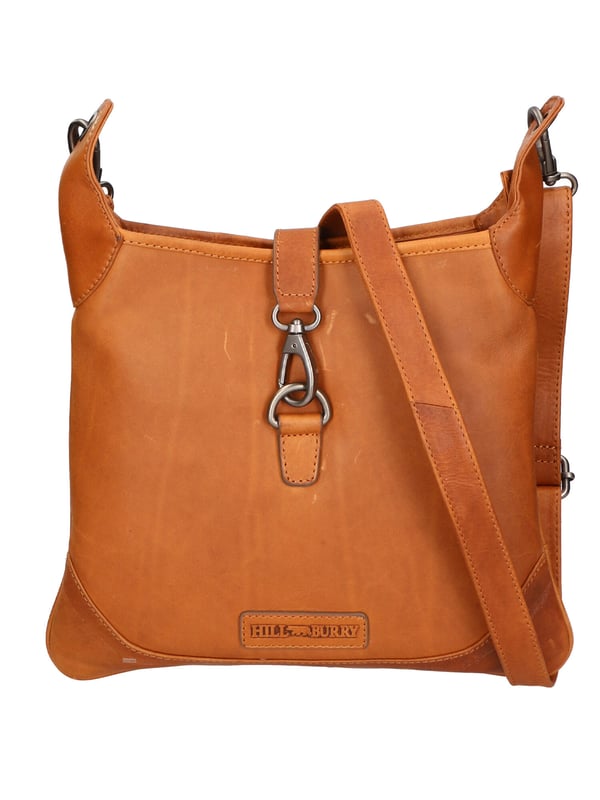 Bolso bandolera para hombre. El cierre es con botón magnético. Los bolsillos internos son uno con cremallera y dos abiertos. Los bolsillos externos son uno en la espalda con cremallera. La bandolera es ajustable en piel. Falta el mango. Hay un compartimento interno. El material exterior es auténtica piel de becerro engrasada. Internamente está forrado en tejido 70% algodón - 30% poliéster. Medidas: 30x26x2 cm. Producto de moda