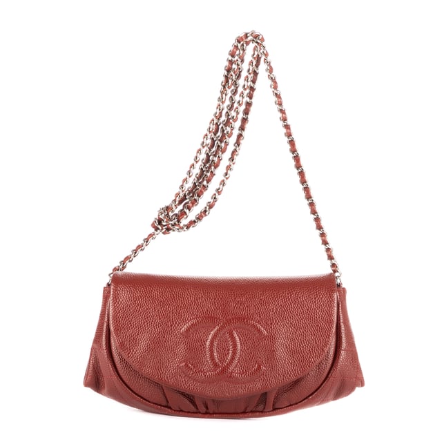 Chanel Bolsas Timeless Crossbody Wallet on Chain  Bolso bandolera en Borgoña Piel de becerro y Plata hardware. El producto está en en Perfectas Condiciones (AA).
  Dimensiones: 23x13x3 cm 
  Accesorios incluidos: "Sticker, Dustbag"
    
  BrandCo Paris encuentra artículos raros y en las mejores condiciones a precios increíbles. ¡Vale la pena tener paciencia! Compra con confianza: todos los artículos de BrandCo Paris son seleccionados y autenticados cuidadosamente por nuestro equipo de expertos.
  Todos los artículos vienen con un certificado de autenticidad y un embalaje entregado por BrandCo Paris.
  Tabla de clasificación de la condición del artículo
  N (como nuevo)
  AA (perfecto estado)
  A (excelente estado)
  AB (muy buen estado)
  B (bueno/regular)