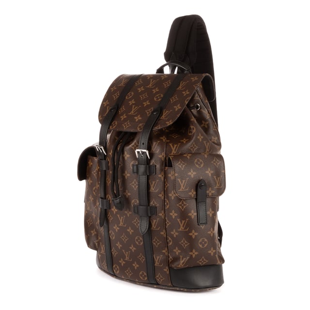 Louis Vuitton Bolsas Christopher  Mochila en Marrón/Negro Lona recubierta y Tono Plateado hardware. El producto está en en Excelentes Condiciones (A).
  Dimensiones: 32x45x11 cm 
  Accesorios incluidos: NONE
    
  BrandCo Paris encuentra artículos raros y en las mejores condiciones a precios increíbles. ¡Vale la pena tener paciencia! Compra con confianza: todos los artículos de BrandCo Paris son seleccionados y autenticados cuidadosamente por nuestro equipo de expertos.
  Todos los artículos vienen con un certificado de autenticidad y un embalaje entregado por BrandCo Paris.
  Tabla de clasificación de la condición del artículo
  N (como nuevo)
  AA (perfecto estado)
  A (excelente estado)
  AB (muy buen estado)
  B (bueno/regular)