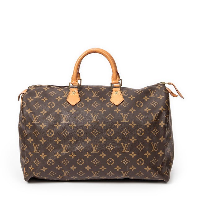 Louis Vuitton Bags Speedy 40 Handbag in Brown Monogram Canvas and Golden Brass hardware. The product is in Excellent Condition (A).
  Dimensions: 40x24x19 cm 
  Accessories Included: None
  
  BrandCo Paris finds rare and top condition items at great deals, they are worth your patience!
  Shop with confidence - All BrandCo Paris items are carefully selected and authenticated by our team of experts.
  All the items come with an authenticity certificate and packaging delivered by BrandCo Paris.
  Item Condition Grading Table
    N  (Like New)
    AA (Perfect Condition)
    A  (Excellent Condition)
    AB (Very Good Condition)
    B  (Good/Fair)
