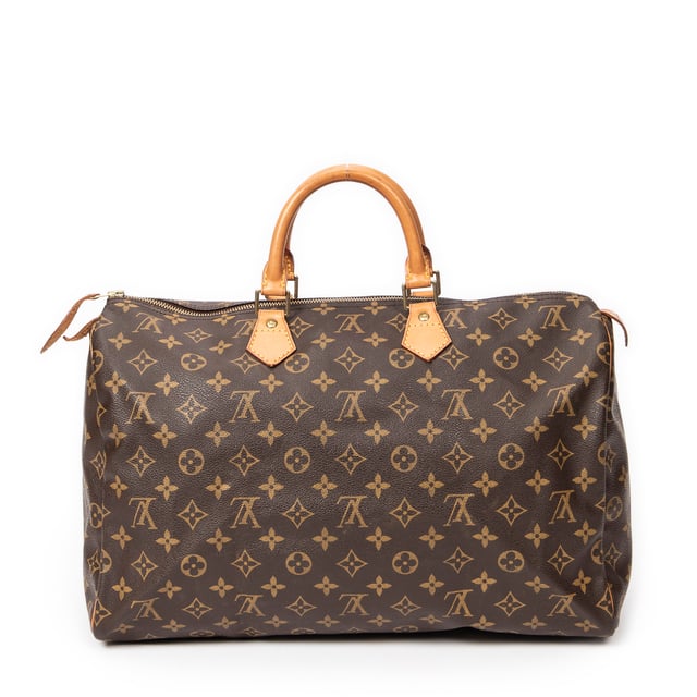 Louis Vuitton Bags Speedy 40 Handbag in Brown Monogram Canvas and Golden Brass hardware. The product is in Excellent Condition (A).
  Dimensions: 40x24x19 cm 
  Accessories Included: None
  
  BrandCo Paris finds rare and top condition items at great deals, they are worth your patience!
  Shop with confidence - All BrandCo Paris items are carefully selected and authenticated by our team of experts.
  All the items come with an authenticity certificate and packaging delivered by BrandCo Paris.
  Item Condition Grading Table
    N  (Like New)
    AA (Perfect Condition)
    A  (Excellent Condition)
    AB (Very Good Condition)
    B  (Good/Fair)