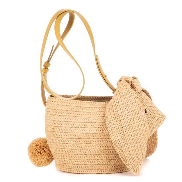 Loewe Bolsas Bunny Bucket Bag  Bolso bandolera en Beige Lienzo y Oro hardware. El producto está en en Perfectas Condiciones (AA).
  Dimensiones: 17x15x12 cm 
  Accesorios incluidos: NONE
    
  BrandCo Paris encuentra artículos raros y en las mejores condiciones a precios increíbles. ¡Vale la pena tener paciencia! Compra con confianza: todos los artículos de BrandCo Paris son seleccionados y autenticados cuidadosamente por nuestro equipo de expertos.
  Todos los artículos vienen con un certificado de autenticidad y un embalaje entregado por BrandCo Paris.
  Tabla de clasificación de la condición del artículo
  N (como nuevo)
  AA (perfecto estado)
  A (excelente estado)
  AB (muy buen estado)
  B (bueno/regular)