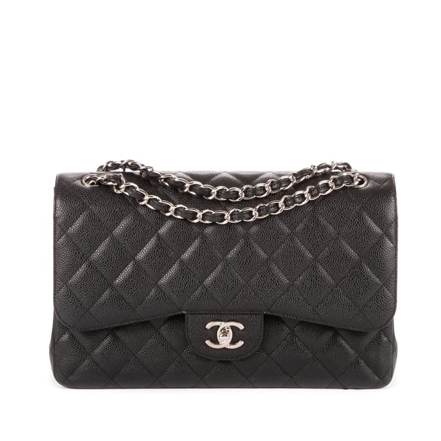Chanel Bolsas Classic Jumbo Double Flap 30 Bolso bandolera en Negro Piel de becerro y Plata hardware. El producto está en en Perfectas Condiciones (AA).
  Dimensiones: 30x19.5x10 cm 
  Accesorios incluidos: Sticker, Card, Dustbag, Box
    
  BrandCo Paris encuentra artículos raros y en las mejores condiciones a precios increíbles. ¡Vale la pena tener paciencia! Compra con confianza: todos los artículos de BrandCo Paris son seleccionados y autenticados cuidadosamente por nuestro equipo de expertos.
  Todos los artículos vienen con un certificado de autenticidad y un embalaje entregado por BrandCo Paris.
  Tabla de clasificación de la condición del artículo
  N (como nuevo)
  AA (perfecto estado)
  A (excelente estado)
  AB (muy buen estado)
  B (bueno/regular)