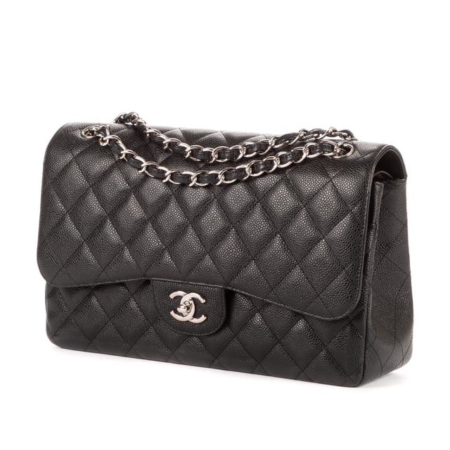 Chanel Bolsas Classic Jumbo Double Flap 30 Bolso bandolera en Negro Piel de becerro y Plata hardware. El producto está en en Perfectas Condiciones (AA).
  Dimensiones: 30x19.5x10 cm 
  Accesorios incluidos: Sticker, Card, Dustbag, Box
    
  BrandCo Paris encuentra artículos raros y en las mejores condiciones a precios increíbles. ¡Vale la pena tener paciencia! Compra con confianza: todos los artículos de BrandCo Paris son seleccionados y autenticados cuidadosamente por nuestro equipo de expertos.
  Todos los artículos vienen con un certificado de autenticidad y un embalaje entregado por BrandCo Paris.
  Tabla de clasificación de la condición del artículo
  N (como nuevo)
  AA (perfecto estado)
  A (excelente estado)
  AB (muy buen estado)
  B (bueno/regular)