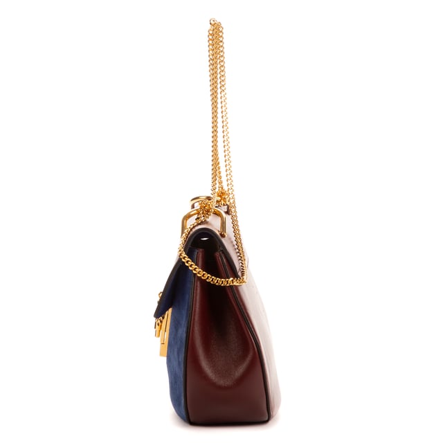 Chloe Bolsas Drew  Bolso bandolera en Azul Piel de becerro y Oro hardware. El producto está en en Perfectas Condiciones (AA).
  Dimensiones: 23x17x8 cm 
  Accesorios incluidos: Dustbag
    
  BrandCo Paris encuentra artículos raros y en las mejores condiciones a precios increíbles. ¡Vale la pena tener paciencia! Compra con confianza: todos los artículos de BrandCo Paris son seleccionados y autenticados cuidadosamente por nuestro equipo de expertos.
  Todos los artículos vienen con un certificado de autenticidad y un embalaje entregado por BrandCo Paris.
  Tabla de clasificación de la condición del artículo
  N (como nuevo)
  AA (perfecto estado)
  A (excelente estado)
  AB (muy buen estado)
  B (bueno/regular)