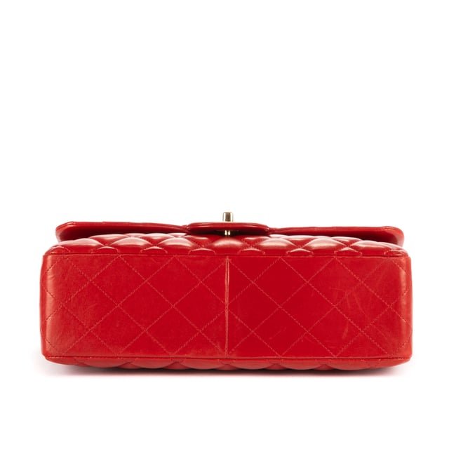 Chanel Bags Ltd. Ed. Classic Jumbo Flap  Shoulder Bag in Red Lambskin Quilted Leather and Gold hardware. The product is in Excellent Condition (A).
  Dimensions: 30x19.5x10 cm 
  Accessories Included: Sticker, Card
  
  BrandCo Paris finds rare and top condition items at great deals, they are worth your patience!
  Shop with confidence - All BrandCo Paris items are carefully selected and authenticated by our team of experts.
  All the items come with an authenticity certificate and packaging delivered by BrandCo Paris.
  Item Condition Grading Table
    N  (Like New)
    AA (Perfect Condition)
    A  (Excellent Condition)
    AB (Very Good Condition)
    B  (Good/Fair)