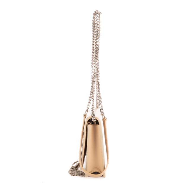 Yves Saint Laurent Bolsas Tassel Kate Wallet on Chain  Bolso bandolera en Beige Piel de becerro y Plata hardware. El producto está en en Perfectas Condiciones (AA).
  Dimensiones: 19x12x5 cm 
  Accesorios incluidos: "Strap, Dustbag, Box"
    
  BrandCo Paris encuentra artículos raros y en las mejores condiciones a precios increíbles. ¡Vale la pena tener paciencia! Compra con confianza: todos los artículos de BrandCo Paris son seleccionados y autenticados cuidadosamente por nuestro equipo de expertos.
  Todos los artículos vienen con un certificado de autenticidad y un embalaje entregado por BrandCo Paris.
  Tabla de clasificación de la condición del artículo
  N (como nuevo)
  AA (perfecto estado)
  A (excelente estado)
  AB (muy buen estado)
  B (bueno/regular)