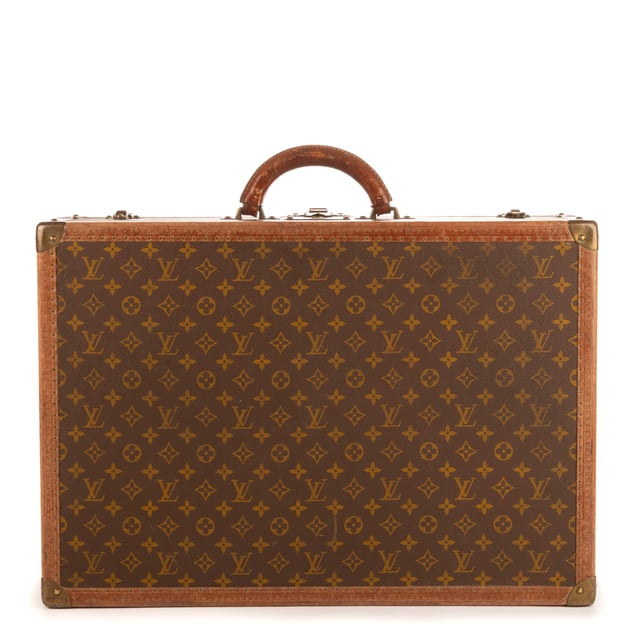 Louis Vuitton Bolsas Alzer Trunk 60 Bolsa de viaje en Marrón Lona recubierta y Latón dorado hardware. El producto está en en Muy Buenas Condiciones (AB).
  Dimensiones: 60x42x18 cm 
  Accesorios incluidos: NONE
    
  BrandCo Paris encuentra artículos raros y en las mejores condiciones a precios increíbles. ¡Vale la pena tener paciencia! Compra con confianza: todos los artículos de BrandCo Paris son seleccionados y autenticados cuidadosamente por nuestro equipo de expertos.
  Todos los artículos vienen con un certificado de autenticidad y un embalaje entregado por BrandCo Paris.
  Tabla de clasificación de la condición del artículo
  N (como nuevo)
  AA (perfecto estado)
  A (excelente estado)
  AB (muy buen estado)
  B (bueno/regular)