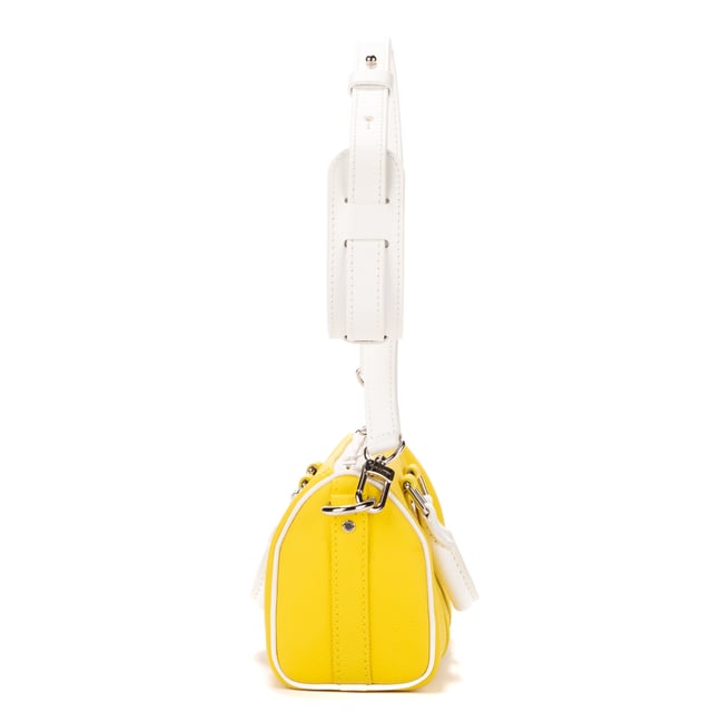 Louis Vuitton Bolsas Ltd. Ed. Virgil Abloh Keepall Bandouliere XS Bolsa de viaje en Jaune Piel de becerro y Plata hardware. El producto está en Como Nuevo (N).
  Dimensiones: 21x12x9 cm 
  Accesorios incluidos: Mirror, Dustbag
    Condición Notes: From Men's Automn-Winter 2021 Fashion Show
  BrandCo Paris encuentra artículos raros y en las mejores condiciones a precios increíbles. ¡Vale la pena tener paciencia! Compra con confianza: todos los artículos de BrandCo Paris son seleccionados y autenticados cuidadosamente por nuestro equipo de expertos.
  Todos los artículos vienen con un certificado de autenticidad y un embalaje entregado por BrandCo Paris.
  Tabla de clasificación de la condición del artículo
  N (como nuevo)
  AA (perfecto estado)
  A (excelente estado)
  AB (muy buen estado)
  B (bueno/regular)