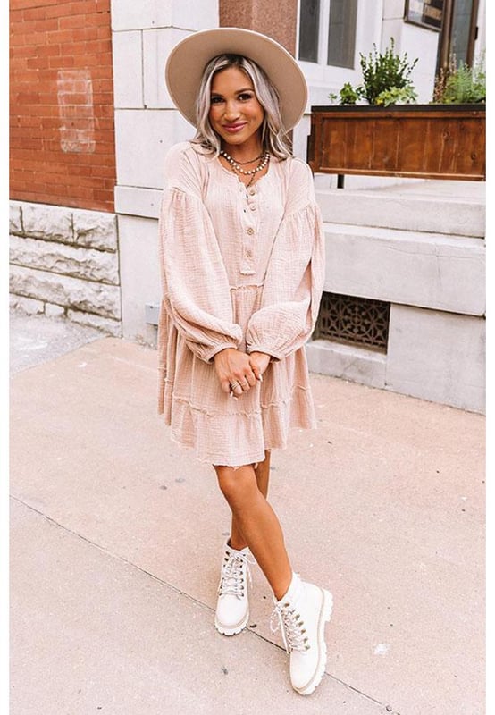 Haver Crinkle Distressed Puff Sleeve Flared Dress  
  Uniek crinkle ontwerp voegt textuur en diepte toe  
  Puffmouwen voegen een vleugje drama toe  
  A-lijn rok creëert een flatterende silhouet  
  Perfect voor elke gelegenheid  
  Geslacht: Anders  
Materiaal: 100% Katoen