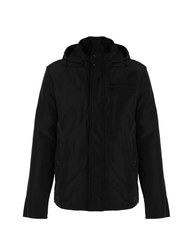 El diseño sencillo de esta chaqueta es la combinación perfecta de elegancia y comodidad, lo que hace que sea adecuada tanto para atuendos cotidianos como para estilismos más formales, y su corte minimalista realza el carácter moderno.

Con una capucha desmontable que proporciona protección adicional contra el viento y la lluvia, la chaqueta se convierte en una opción versátil para cualquier clima, ofreciendo al mismo tiempo la posibilidad de adaptarse a las necesidades individuales del usuario.

Cerrada con una cremallera logotipada y botones a presión, la chaqueta combina funcionalidad con un estilo único, añadiendo un sutil toque de la marca que seguramente atraerá la atención de los amantes de la moda.

En el frente tiene cuatro bolsillos, dos con cremallera y dos con botones a presión, que ofrecen soluciones prácticas para almacenar elementos esenciales, garantizando al mismo tiempo un acceso fácil y seguridad.

En la manga izquierda, un detalle de la empresa es un toque discreto pero elegante, que le da carácter a la chaqueta y subraya su exclusividad, permitiendo destacar entre la multitud.

Confeccionada con tejido de alta calidad, transpirable y resistente al agua, la chaqueta proporciona confort y protección en cualquier condición climática, cuidando al mismo tiempo de la adecuada circulación del aire y manteniendo la temperatura óptima del cuerpo.