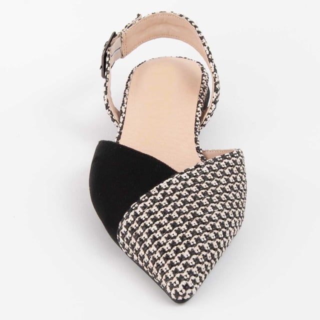 Women's casual ballerina. Insole made of 100% natural leather. Comfortable fit. Manufactured by other brands for our brand.