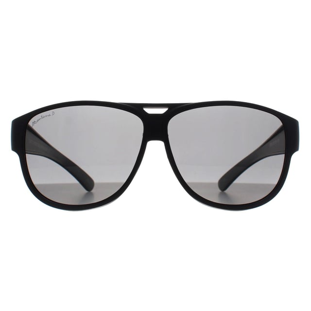 Montana Aviator Unisex Mat Zwart Rook Gepolariseerde FO6 Fitover Zonnebril is de perfecte mix van functionaliteit en stijl, ontworpen om comfortabel over de meeste brillen op sterkte te passen. Deze zonnebril biedt uitstekende UV-bescherming en beschermt je ogen tegen schadelijke zonnestralen terwijl hij schitteringen vermindert en de visuele helderheid in heldere omstandigheden verbetert. Het lichtgewicht, duurzame montuur zorgt voor comfort tijdens langdurig dragen en het strakke, eigentijdse ontwerp voegt een vleugje verfijning toe aan elke buitenactiviteit.