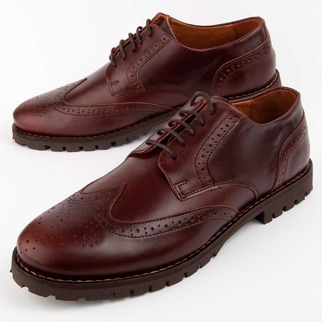 Garantía Purapiel, 10 años de garantía. Zapato casual para hombre. Fabricado en cuero 100% natural libre de Cromo VI. Materiales de máxima calidad. Fabricado por otras marca para nuestra marca.