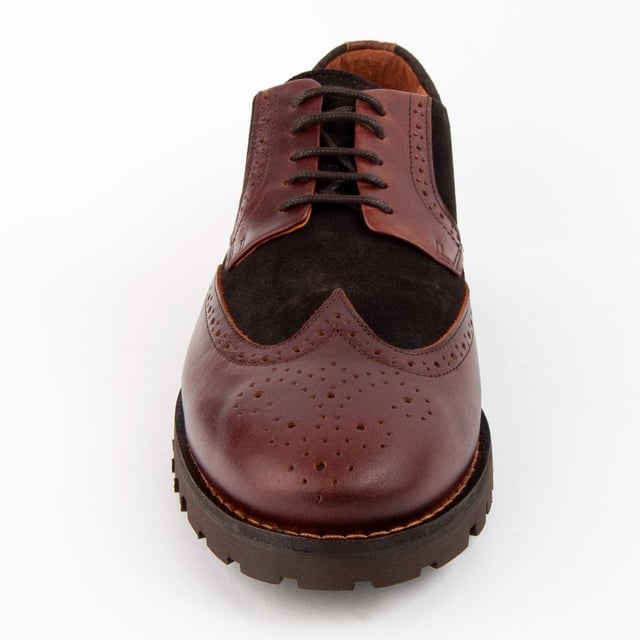 Garantía Purapiel, 10 años de garantía. Zapato casual para hombre. Fabricado en cuero 100% natural libre de Cromo VI. Materiales de máxima calidad. Fabricado por otras marca para nuestra marca.