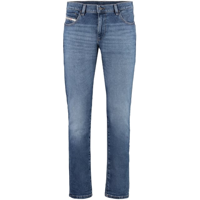 Diesel Blue Denim, Diesel Branding på stort märke ovanför bakfickan och myntfickan, 99 % bomull, 1 % elastan stretchjeans, slim fit, avsmalnande ben, knäppning, jeans i blått jeans
