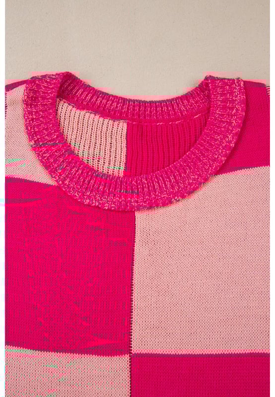 Diseño de hombro caído para estilo y facilidad de movimiento  
Patrón a cuadros mixto para un aspecto moderno y dinámico  
Cuello redondo clásico para un atractivo atemporal y versátil  
Construcción de punto para calor y comodidad  
Material: 100% Acrílico