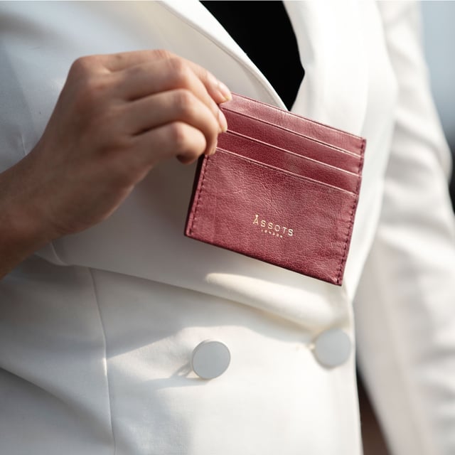 The 'Fann' is a slim compact profile credit card carrier wallet made from our signature vintage natural grain leather. The cardholder is ideal to carry your bare essentials featuring six credit card slots and a slip in pocket for sliding in your bank notes.
6 credit card slots. Slip in pocket on top. Composition: Body: 100% Genuine Leather.
DISCLAIMER : All pictures shown are for illustration purpose only. Actual product colour may vary due to different ambience lighting or the screen display settings. Size- W10cm x H8.5cm.