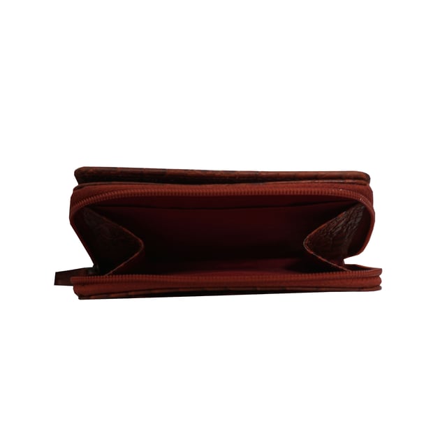 The 'Jolly' compact RFID equipped wallet purse is perfectly handcrafted with premium vintage Croc real leather for that designer look. This timeless design wallet purse easily fits in your bag or pocket featuring multiple card slots, slip pockets and a zip pocket. Organise your belongings with ease with 'Jolly' the perfect medium sized wallet purse.
Riveted closure for safe and secure storage. Zip compartment for you to store your coins and keys. Equipped with RFID technology to keep you safe from modern theft. Three card slots and three slip pockets for you to store your cards and notes. Compact size fitting easily in your bag or pocket. Fittings: Clean Brass. Composition: Body: 100% Genuine Leather. Lining: Polyester.
DISCLAIMER : All pictures shown are for illustration purpose only. Actual product colour may vary due to different ambience lighting or the screen display settings. Size- W11cm x H9.5cm x D2cm.