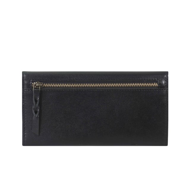 Carry your coins, cards and notes in style courtesy of this Assots London purse - garnished with intricate stitching, slip pockets and signature brand details. The 'Preston' trifold leather purse is beautifully handcrafted from vegetable tanned Italian Polished Finish natural full grain leather.
Magnetic clasp flap closure for extra security. 
Branded Assots mixed cotton lining adds a beautiful finish. Fitted with RFID lining to help protect your card data from unwanted scanning. Eight credit card slots. Two mesh ID slots. Two bank note compartments. Zip pocket at the rear for quick and easy access. Embossed with an inimitable Assots London logo on the flap. Vintage Brown. Black Pebble Grain. Fittings: Antique brass. Composition: Body: 100% Genuine Leather. Lining: Cotton.
DISCLAIMER : All pictures shown are for illustration purpose only. Actual product colour may vary due to different ambience lighting or the screen display settings. Size- W20cm x H10.5cm x D1cm.