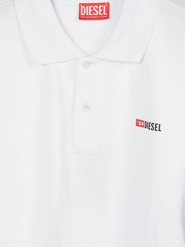 Manténgase cómodo y a la moda con este polo de Diesel., Cuello, Mangas cortas, 100% algodón, Cierre de botones, Hecho en China, Extremos de mangas elásticos, Corte regular, Se ajusta a la talla real, Polo blanco