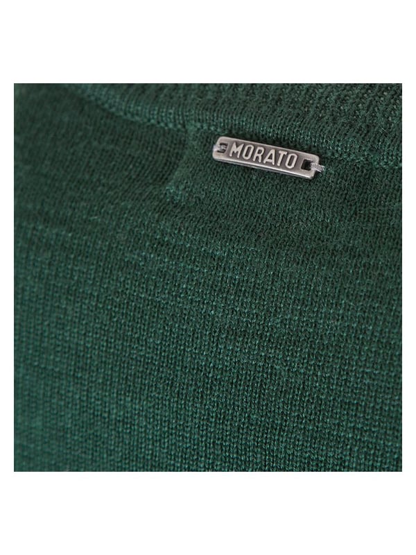 Diseño sencillo
Con escote en V
Con logotipo metálico en el cuello
Mangas y bajo del suéter rematados con ribetes
Hecho de tejido de alta calidad