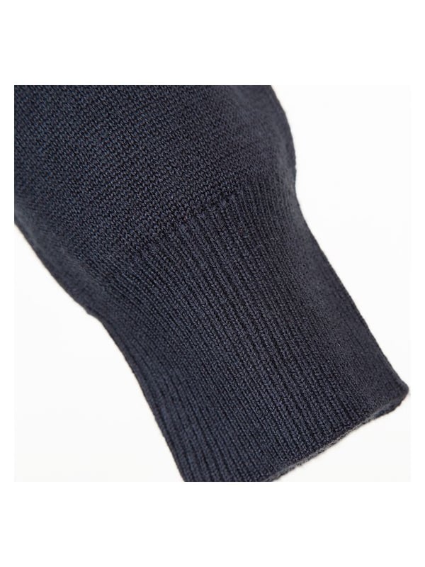 Estilo sencillo
Con cuello en V (v-neck)
Con logo metálico en la nuca
Mangas y bajo del suéter terminados con ribetes
Hecho de tejido de alta calidad.
