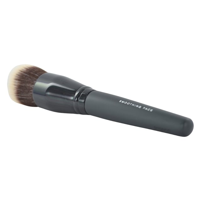 Smoothing Face Brush Discover the bareMinerals Dual-Fibre Smoothing Face Makeup Brush, expertly crafted for effortless application and a stunning airbrushed look. This innovative brush features a unique dual-fibre design, with shorter brown bristles that pick up the perfect amount of product and longer ivory bristles that blend seamlessly for a smooth, diffused finish. Ideal for use with tinted moisturisers and creamy foundations, this brush ensures a flawless complexion every time. Plus, as a cruelty-free brand, bareMinerals is committed to ethical beauty, never testing on animals or supporting such practices.