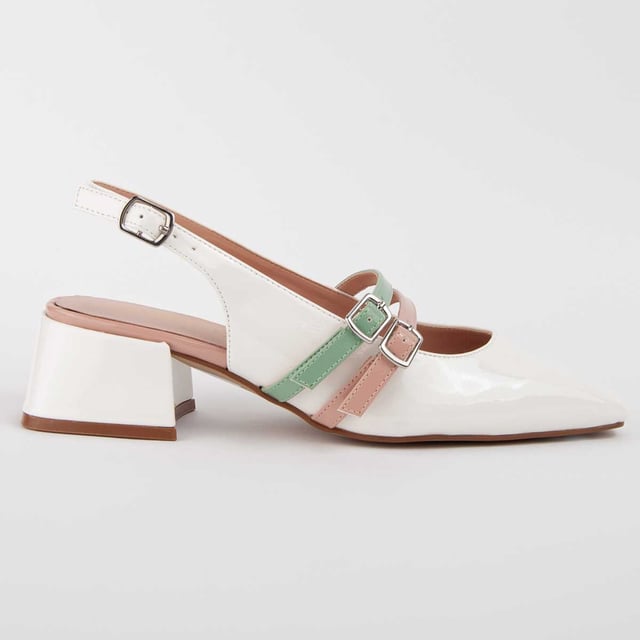 Women's heel shoe. Insole made of 100% natural leather. Comfortable fit. Manufactured by other brands for our brand. Approximate measurements: 4 cm heel.