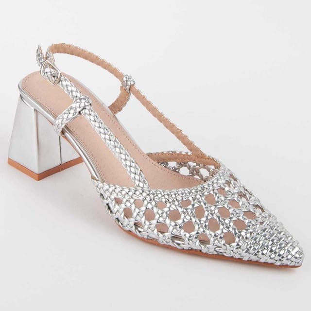 High Heel Schuh für Damen. Innensohle aus 100% natürlichem Leder. Bequeme Passform. Hergestellt von anderen Marken für unsere Marke. Ungefährer Maße: 6 cm Absatz.