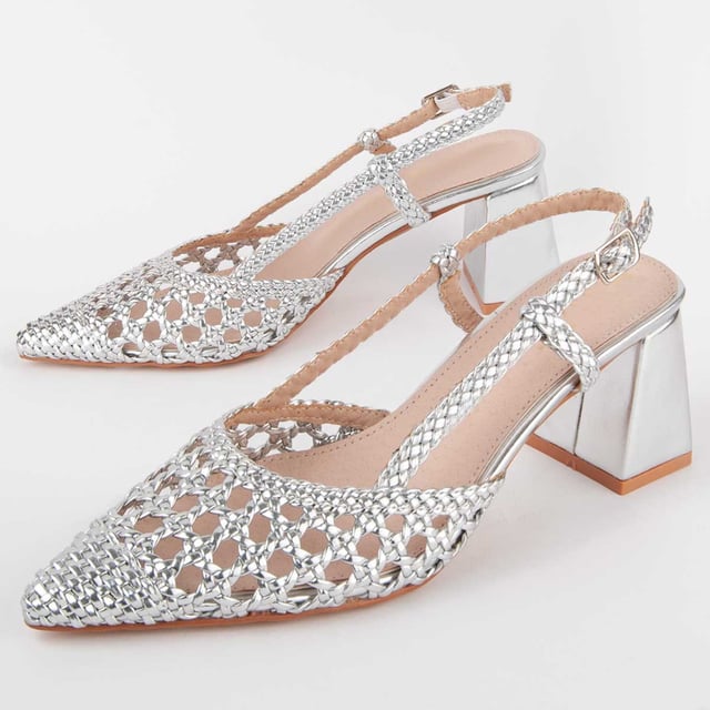 High Heel Schuh für Damen. Innensohle aus 100% natürlichem Leder. Bequeme Passform. Hergestellt von anderen Marken für unsere Marke. Ungefährer Maße: 6 cm Absatz.