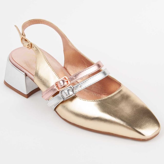 High Heel Schuh für Damen. Innensohle aus 100% natürlichem Leder. Bequeme Passform. Hergestellt von anderen Marken für unsere Marke. Ungefährer Maße: 4 cm Absatz.