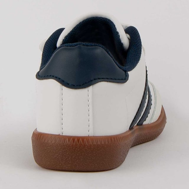 Sneaker casual para niño. Calce cómodo. Fabricado por otras marcas para nuestra marca.