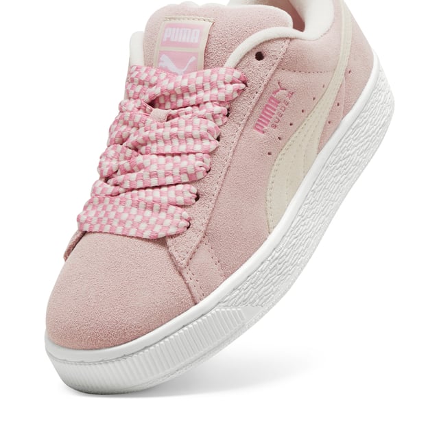 Zapatillas Puma Suede XL Lace para mujer, rosas, fabricadas en ante y suela de goma. Incluyen: parte superior de ante suave, cuello acolchado y cordones anchos.