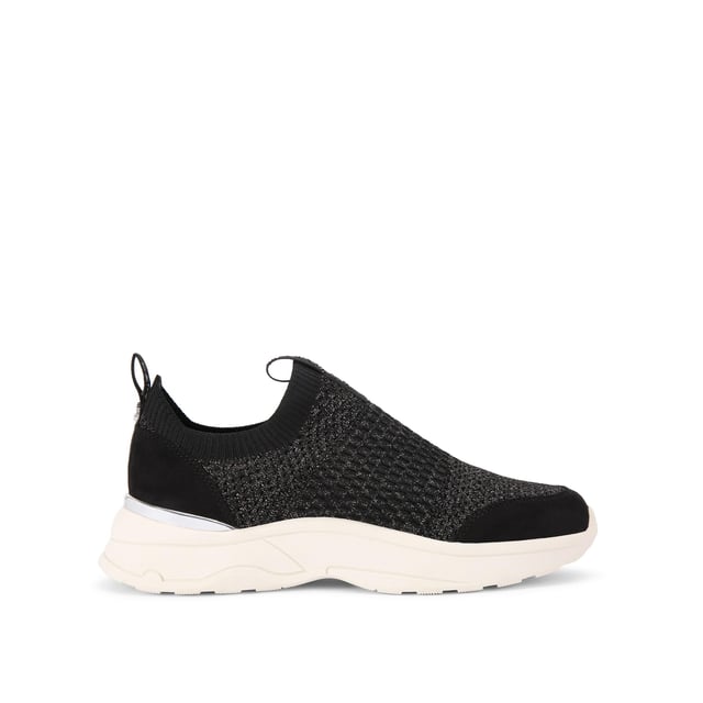 This Carvela Swift Knit Runner is crafted from a knitted fabric with glitter flecks. The sole is in white with a comfortable bounce.