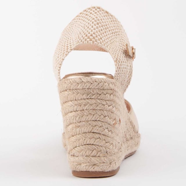 Alpargata de cuña para mujer. Plantilla de piel 100% natural. Calce cómodo. Fabricado por otras marcas para nuestra marca. Medidas aproximadas: 8 cm de cuña y 2 cm de plataforma.