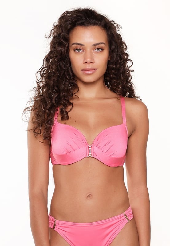 Beter veilig dan sorry! Deze bikini is voorgevormd, heeft verstelbare schouderbanden en is voorzien van beugels. Dit maakt deze bikini ook zeer geschikt voor grotere maten.