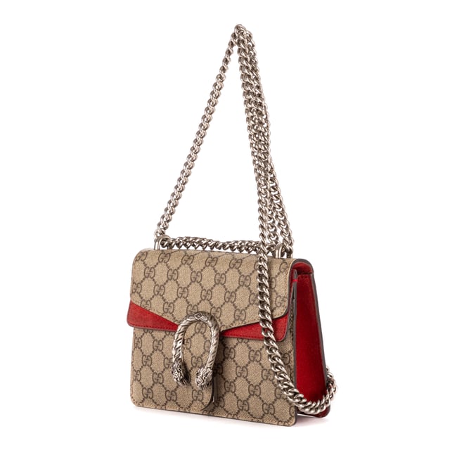 Gucci Bolsas Mini Dionysus  Bolso bandolera en Beige/Rojo Lona recubierta y Plata hardware. El producto está en en Perfectas Condiciones (AA).
  Dimensiones: 20x17x6 cm 
  Accesorios incluidos: None
    
  BrandCo Paris encuentra artículos raros y en las mejores condiciones a precios increíbles. ¡Vale la pena tener paciencia! Compra con confianza: todos los artículos de BrandCo Paris son seleccionados y autenticados cuidadosamente por nuestro equipo de expertos.
  Todos los artículos vienen con un certificado de autenticidad y un embalaje entregado por BrandCo Paris.
  Tabla de clasificación de la condición del artículo
  N (como nuevo)
  AA (perfecto estado)
  A (excelente estado)
  AB (muy buen estado)
  B (bueno/regular)