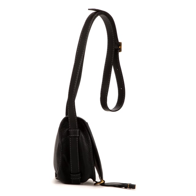 Chloe Tassen Marcie  Schoudertas in de Zwart Kalfsleer in de Goud  hardware. Het product is in In Perfecte Staat (AA).
  Afmetingen: 20x15x5 cm 
  Inclusief accessoires: Dustbag
      
  BrandCo Paris vindt zeldzame artikelen in de beste staat voor ongelooflijke prijzen. Het is de moeite waard om geduldig te zijn! Koop met vertrouwen: alle artikelen van BrandCo Paris worden zorgvuldig geselecteerd en geverifieerd door ons team van experts.

  Alle artikelen worden geleverd met een certificaat van echtheid en verpakt door BrandCo Paris.

  Classificatietabel voor de conditie van het artikel:

  N (als nieuw)
  AA (perfecte staat)
  A (uitstekende staat)
  AB (zeer goede staat)
  B (goede/redelijke staat)