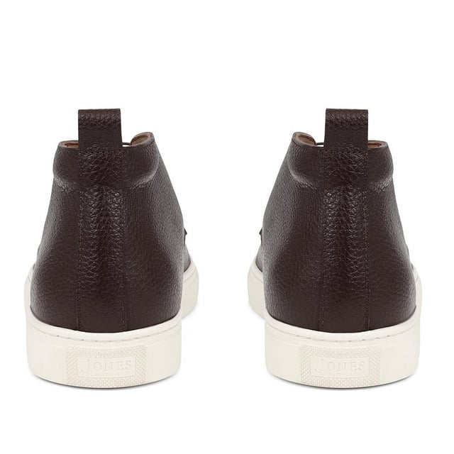 Chukka boots started out as a practical option for soldiers in the desert, these days the chukka fulfils the demands of every off-duty pursuit. Lightweight and equipped with a hardy Italian rubber sole, Sullivan features a high-cut profile crafted with supple suede, showcasing a traditional three eye-let lace-up and full leather linings, comfortable and versatile enough to serve you from work to weekend.

We recommend if you are between sizes to select the smaller than your usual.