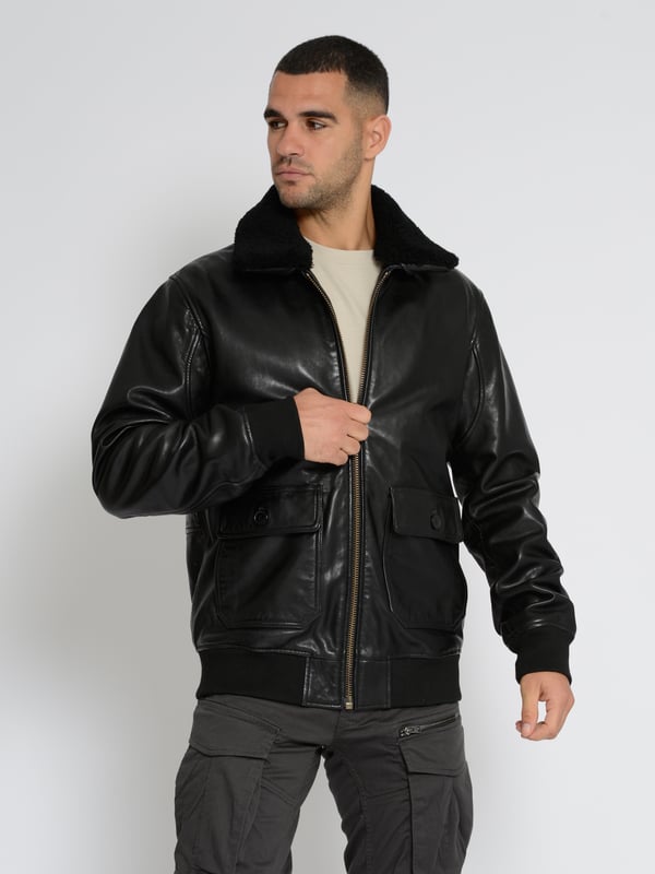 met lamsleren kraag Originele lederen Top Gun blouson in typische pilotenstijl. De pasvorm is los en daardoor zeer comfortabel. De afneembare lamsleren kraag maakt de jas zeer veelzijdig.