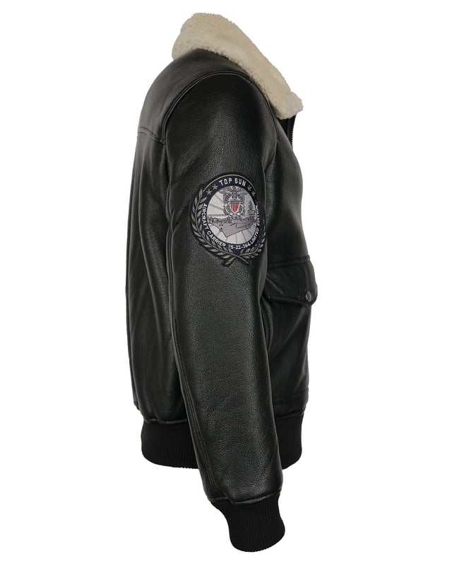 met imitatiebontkraag Kunstleren jack van TopGun met imitatiebontkraag en imitatiebontvoering De opgenaaide patches met de typische Top Gun-motieven geven dit jack extra expressiviteit voor een casual look. De jas heeft twee steekzakken en een binnenzak.