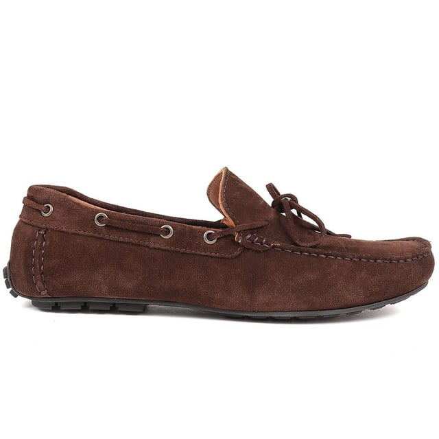 Discover the epitome of luxury with our exquisite leather moccasins, meticulously crafted from premium leather to provide unparalleled comfort and sophistication. These timeless slip-on shoes boast a streamlined silhouette and supple leather lining, making them the ideal choice for those seeking both style and refinement.