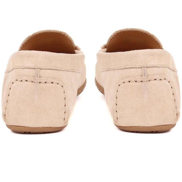 As easy to slide into your spring-summer wardrobe as they are to slip on to your feet, these moccasins will add the perfect finishing touch to any outfit this season. Made from premium quality leathers to truly stand the test of time, these will be favourites to reach for time and time again.
